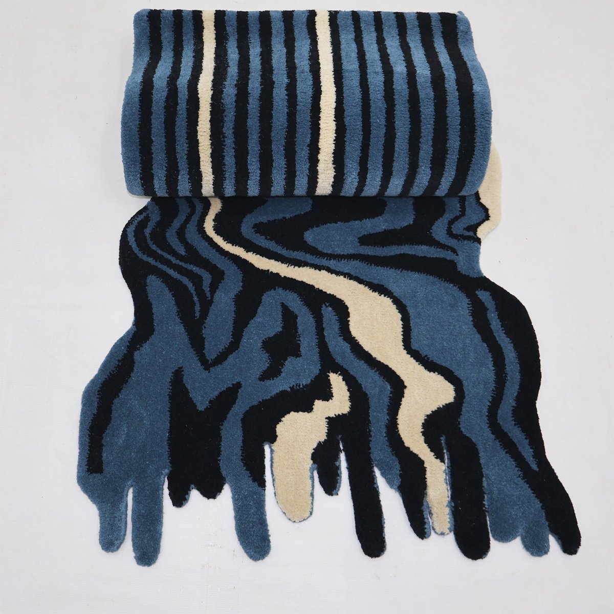Blue Hand Tufted Melting Wool Carpet - Image 5