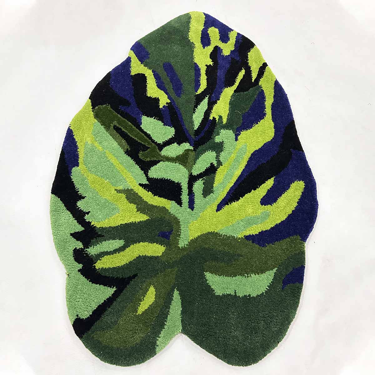 Green Monstera Leaf Hand Tufted Wool Rug - Image 2