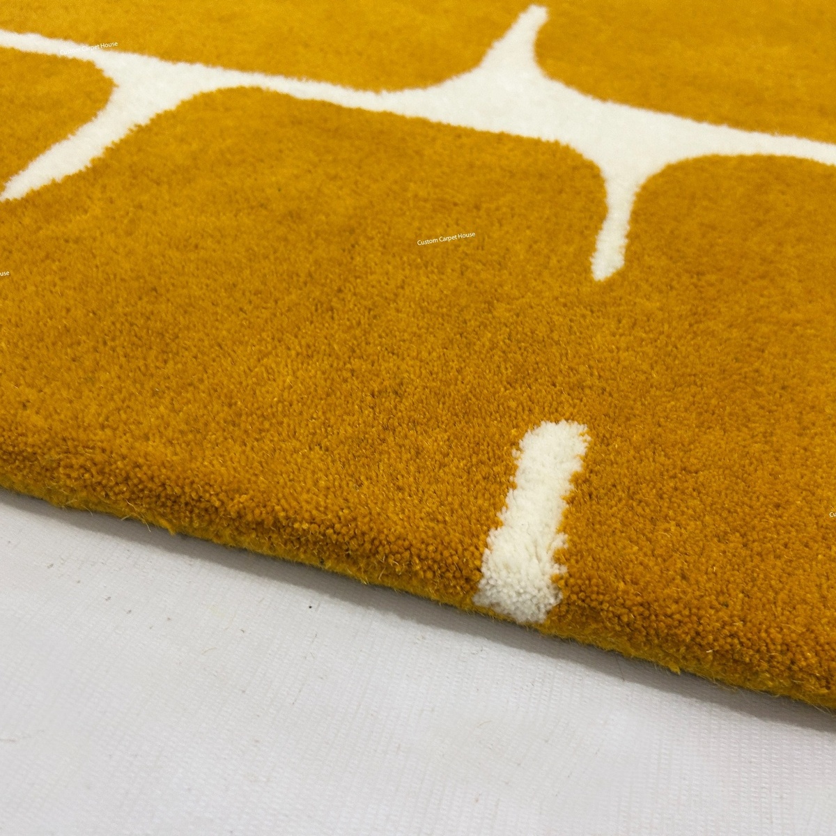 Stunning Hand Tufted Yellow Wool Rug - Image 4