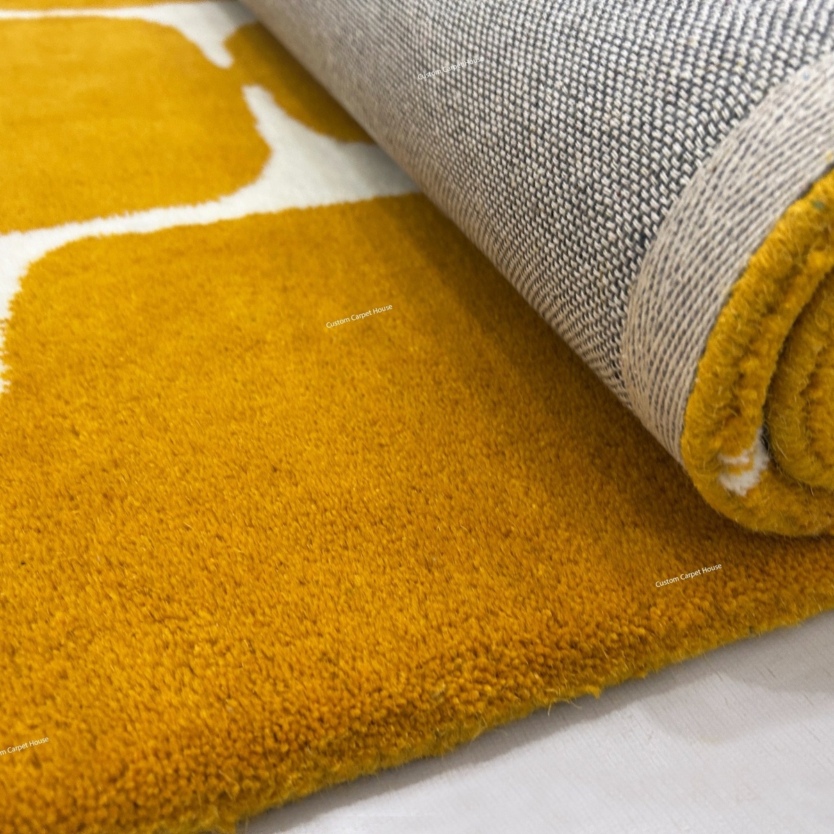 Stunning Hand Tufted Yellow Wool Rug - Image 5